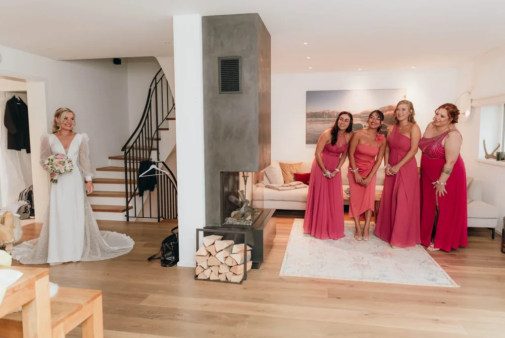 MOKATI begleitet ein Getting Ready als Hochzeitsfotograf München