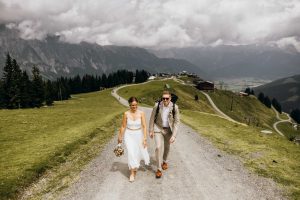 Intime Hochzeit als Elopement in Österreich und auf dem Berg - Hochzeitsfotos von Fotograf Andy