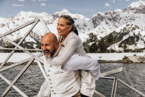 Elopement und Intime Hochzeitsfotos vom Fotograf aus München - Fotos in den Bergen in Österreich